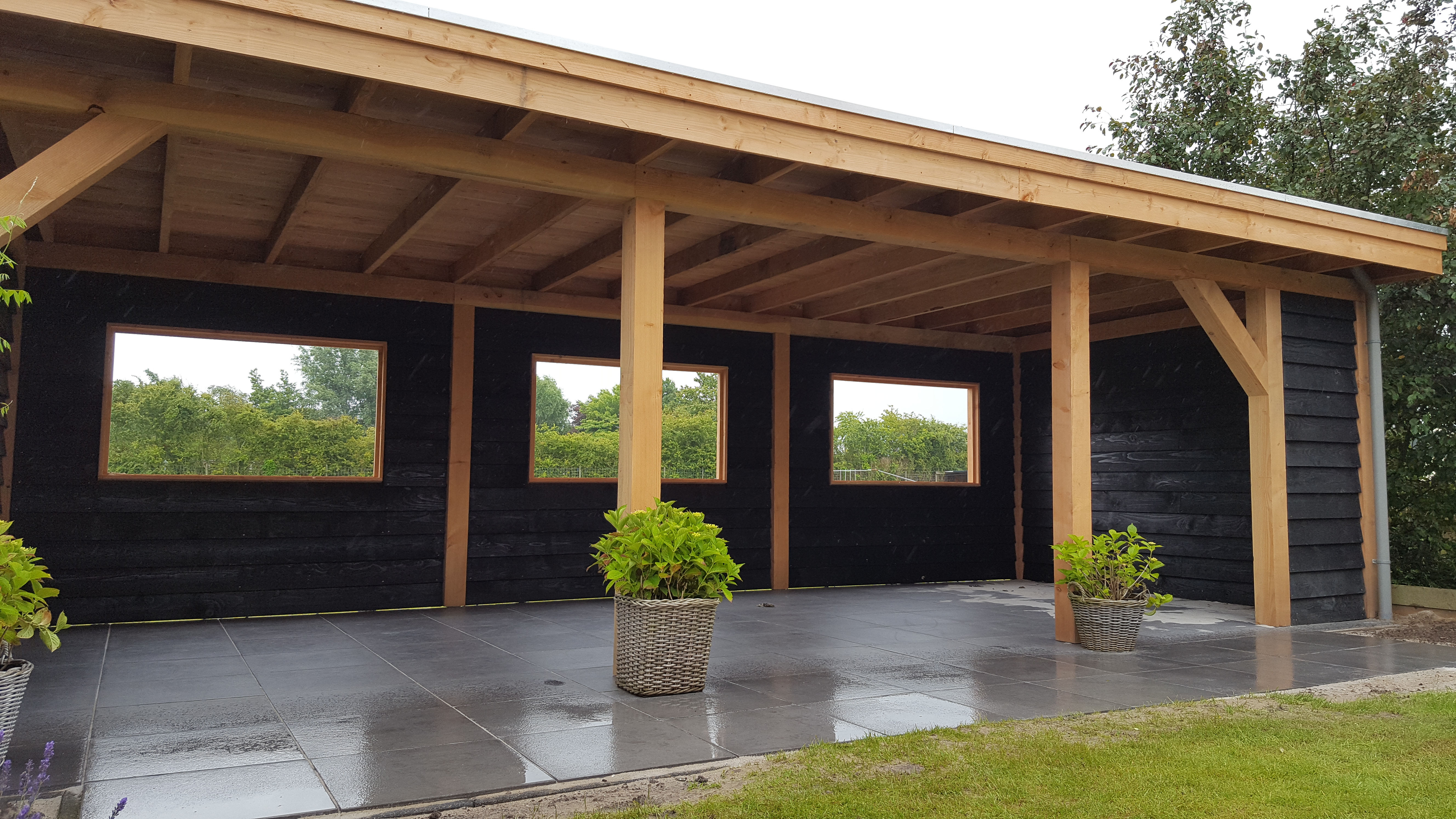 Project: Grote veranda gerealiseerd van douglas